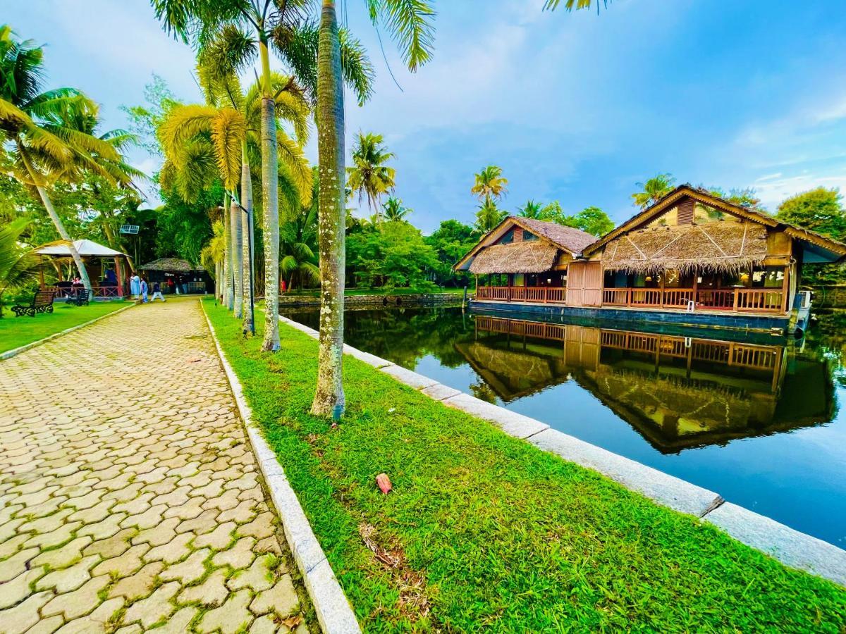 Plumeria Lake Resort & Spa Vayalār Exterior foto