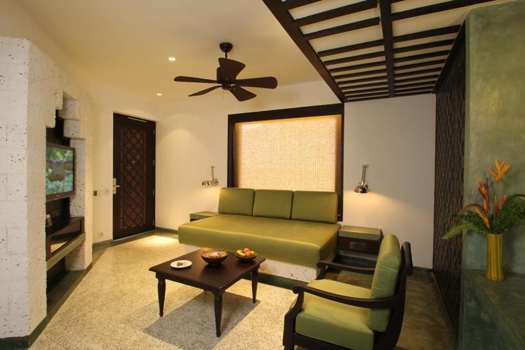 Plumeria Lake Resort & Spa Vayalār Exterior foto