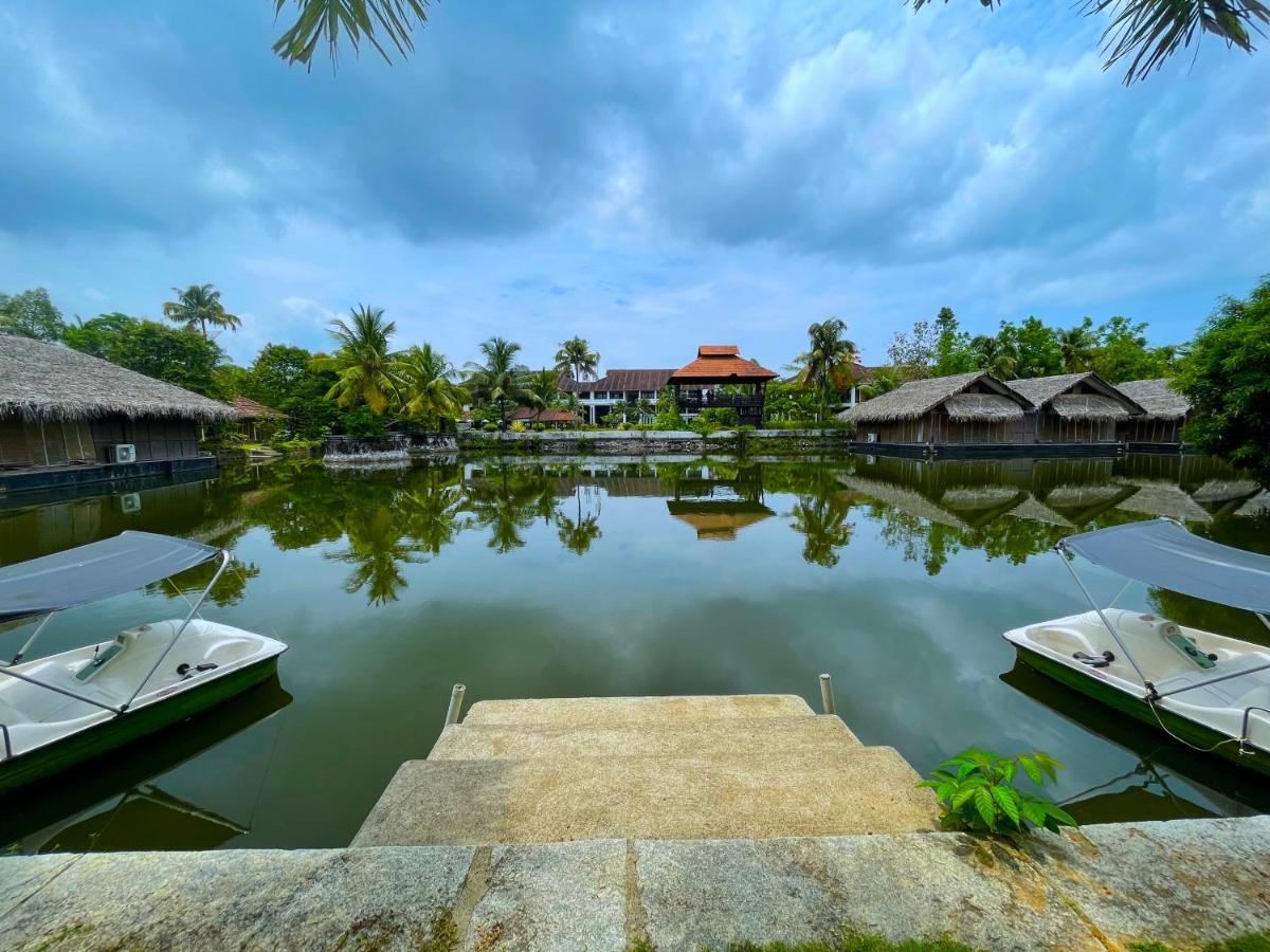 Plumeria Lake Resort & Spa Vayalār Exterior foto